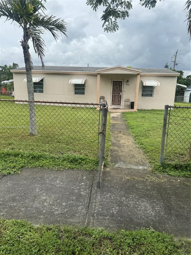 15830 NW 18th Ct, Miami Gardens FL 33054 - Miami Gardens, FL - Photo 2