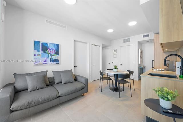 121 NE 5th St # 3006, Miami FL 33132 - Miami, FL - Photo 2