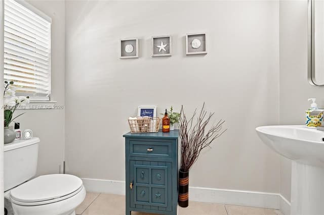 13225 NW 7th Dr, Plantation FL 33325 - Plantation, FL - Photo 5