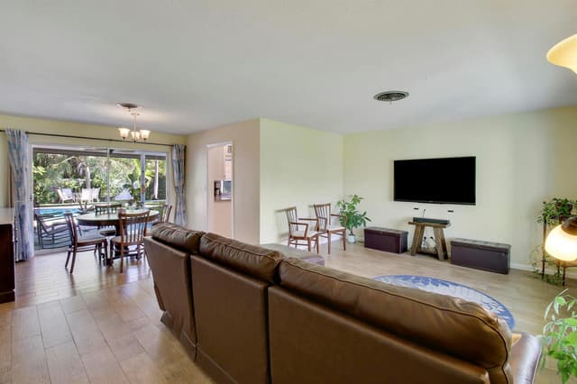 60 Camelia Circle, Tequesta FL 33469 - Tequesta, FL - Photo 6