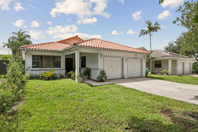 8738 NW 150th Terrace, Miami Lakes FL 33018 - Miami Lakes, FL - Photo 6