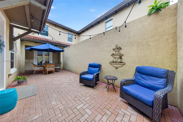 14731 SW 15th Ct, Pembroke Pines FL 33027 - Pembroke Pines, FL - Photo 2