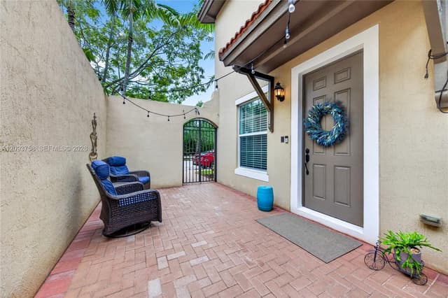 14731 SW 15th Ct, Pembroke Pines FL 33027 - Pembroke Pines, FL - Photo 3