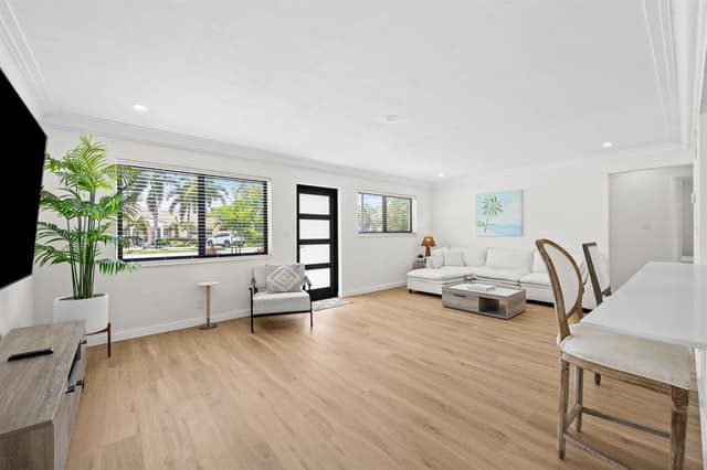 413 NE 25TH Avenue, Pompano Beach FL 33062 - Pompano Beach, FL - Photo 3