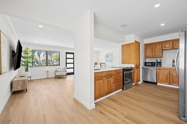413 NE 25TH Avenue, Pompano Beach FL 33062 - Pompano Beach, FL - Photo 4