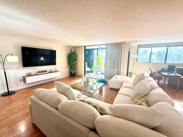 9735 NW 52nd St # 420, Doral FL 33178 - Doral, FL - Photo 4