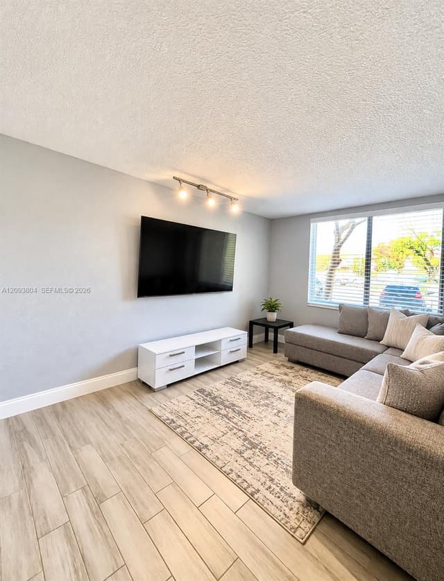 1885 W 56th St # 110, Hialeah FL 33012 - Hialeah, FL - Photo 3