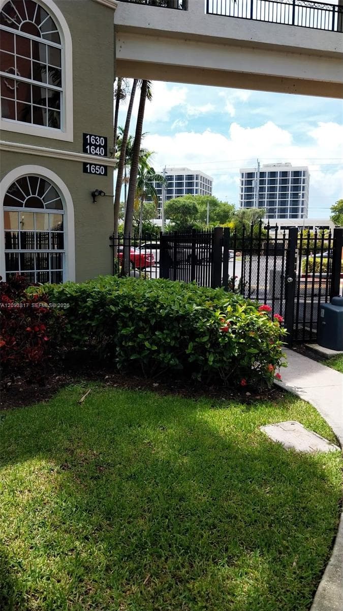 1640 Presidential Way # 103, West Palm Beach FL 33401 - West Palm Beach, FL - Photo 1