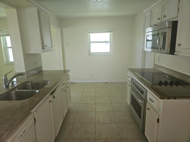 1598 SW 13TH Terrace, Boynton Beach FL 33426 - Boynton Beach, FL - Photo 5