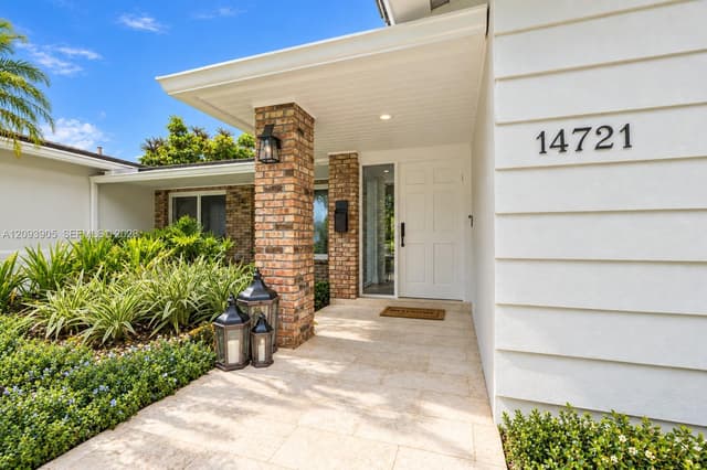 14721 SW 84th Ct, Palmetto Bay FL 33158 - Palmetto Bay, FL - Photo 2
