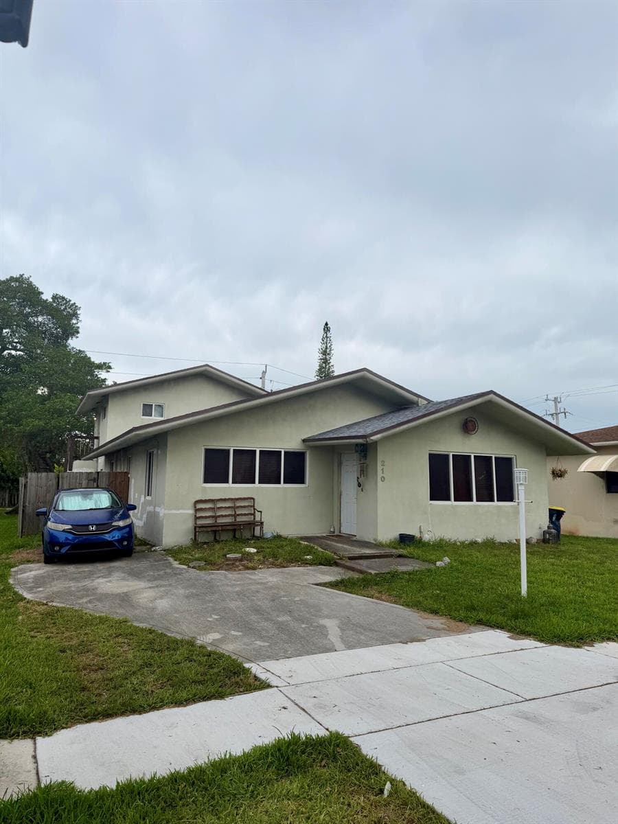 210 SE 5TH Street, Dania Beach FL 33004 - Dania Beach, FL - Photo 1