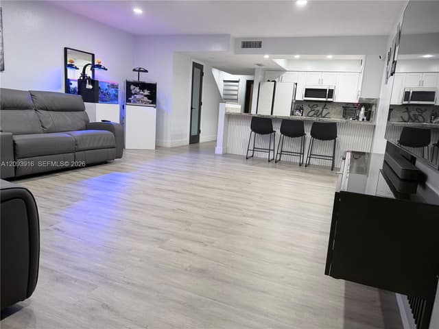 7486 W 18th Ave, Hialeah FL 33014 - Hialeah, FL - Photo 5