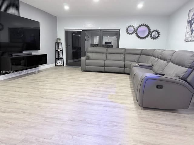 7486 W 18th Ave, Hialeah FL 33014 - Hialeah, FL - Photo 4