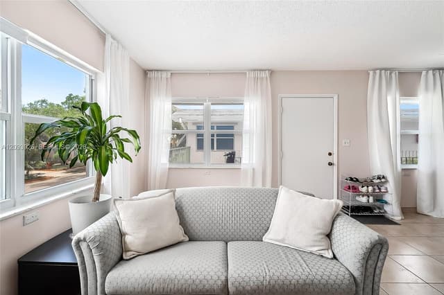 1824 Monroe St # 10, Hollywood FL 33020 - Hollywood, FL - Photo 6