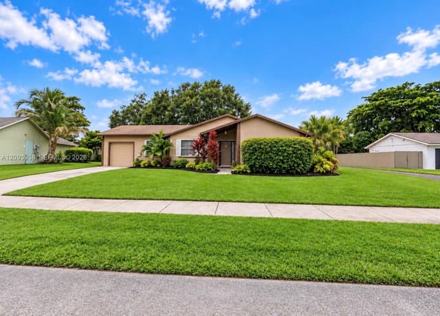 908 Cardinal Pl, Homestead FL 33035 - Homestead, FL - Photo 2