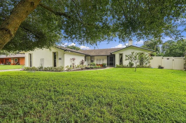 99 Cuyahoga Road, Lake Worth FL 33467 - Lake Worth, FL - Photo 2