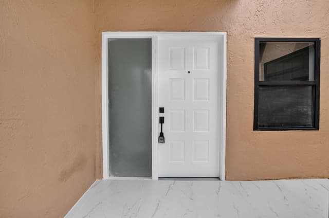 8224 SUMMERBREEZE Lane, Boca Raton FL 33496 - Boca Raton, FL - Photo 3