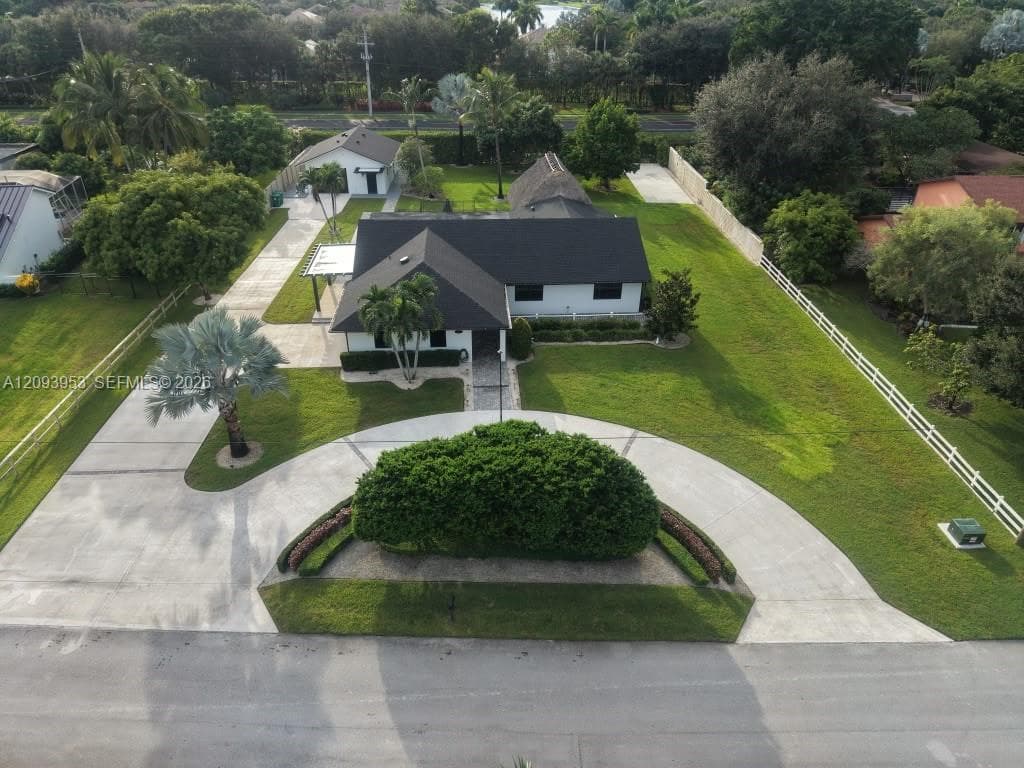 2751 SW 141st Ter, Davie FL 33330 - Davie, FL - Photo 1