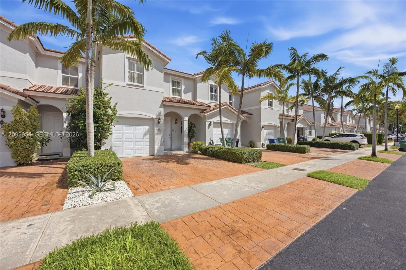 1025 NE 207th Ter, Miami FL 33179 - Miami, FL - Photo 1