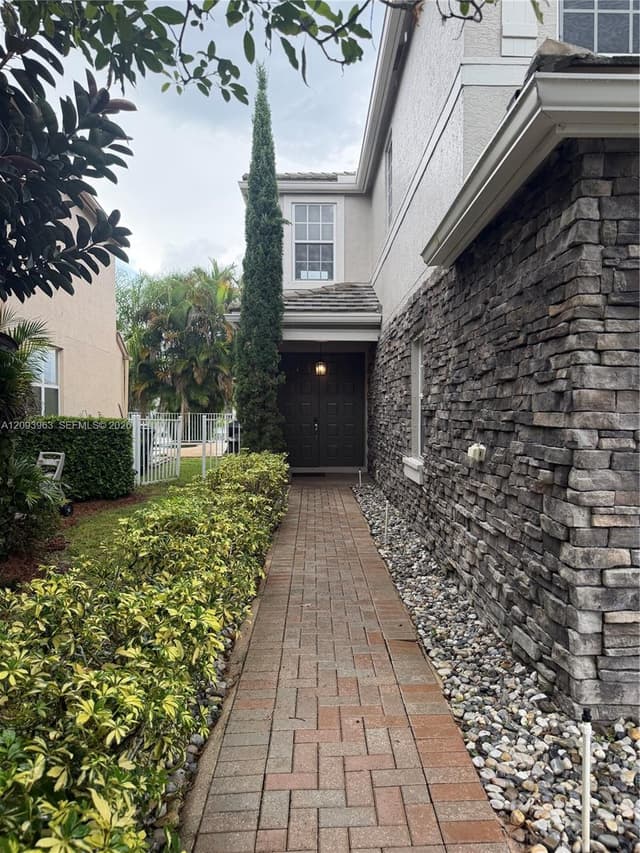 10355 Little Mustang Way, Lake Worth FL 33449 - Lake Worth, FL - Photo 4