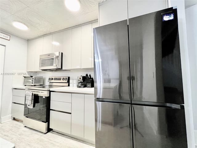 3318 NW 103rd Ave, Sunrise FL 33351 - Sunrise, FL - Photo 2