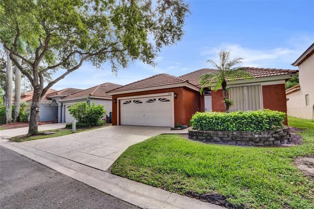 1014 Aspri Way, Palm Beach Gardens FL 33418 - Palm Beach Gardens, FL - Photo 2