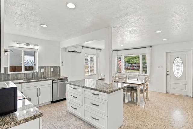 245 SW 5TH Street, Dania Beach FL 33004 - Dania Beach, FL - Photo 6