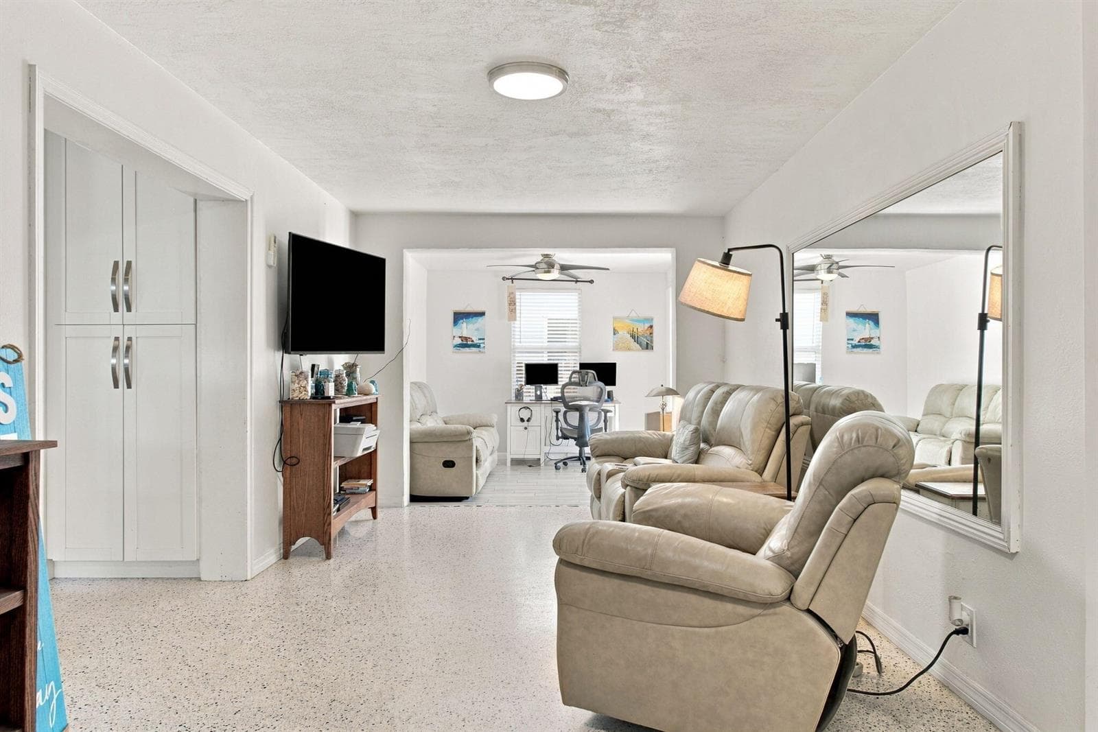 245 SW 5TH Street, Dania Beach FL 33004 - Dania Beach, FL - Photo 1
