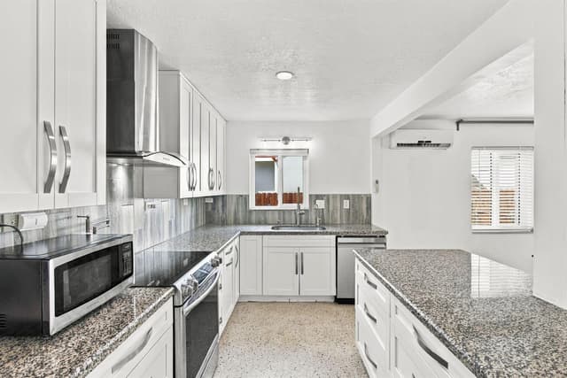 245 SW 5TH Street, Dania Beach FL 33004 - Dania Beach, FL - Photo 5