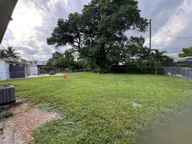 555 HAREM Avenue, Opa-Locka FL 33054 - Opa-Locka, FL - Photo 2