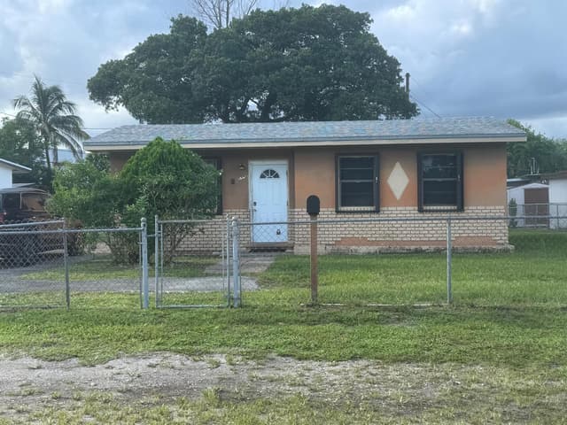 555 HAREM Avenue, Opa-Locka FL 33054 - Opa-Locka, FL - Photo 6