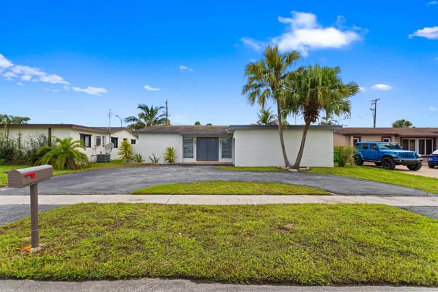 2000 NW 91ST Way, Sunrise FL 33322 - Sunrise, FL - Photo 2