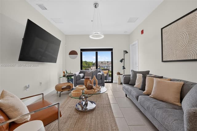 8167 NW 41st St # 208, Doral FL 33166 - Doral, FL - Photo 2
