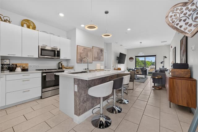 8167 NW 41st St # 208, Doral FL 33166 - Doral, FL - Photo 7