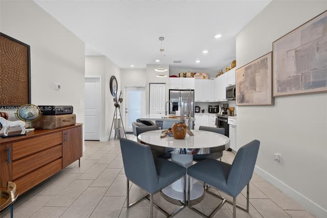 8167 NW 41st St # 208, Doral FL 33166 - Doral, FL - Photo 3