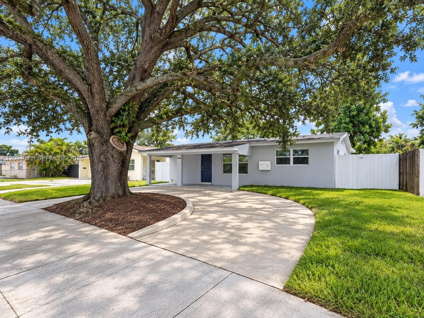 6831 Sheridan St, Hollywood FL 33024 - Hollywood, FL - Photo 1
