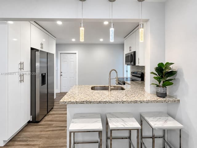 6831 Sheridan St, Hollywood FL 33024 - Hollywood, FL - Photo 4