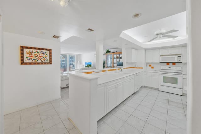 1149 HILLSBORO MILE # 307, Hillsboro Beach FL 33062 - Hillsboro Beach, FL - Photo 7