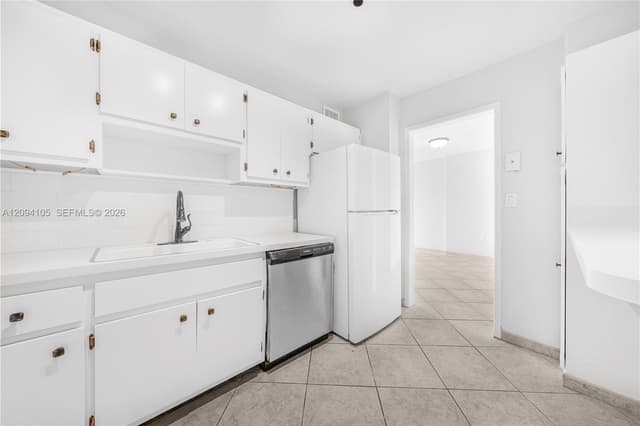 400 Kings Point Dr # 1427, Sunny Isles Beach FL 33160 - Sunny Isles Beach, FL - Photo 5