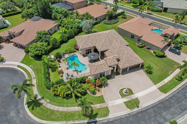2933 E Fontana Court, Royal Palm Beach FL 33411 - Royal Palm Beach, FL - Photo 4