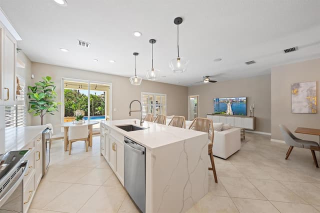 128 Behring Way, Jupiter FL 33458 - Jupiter, FL - Photo 7