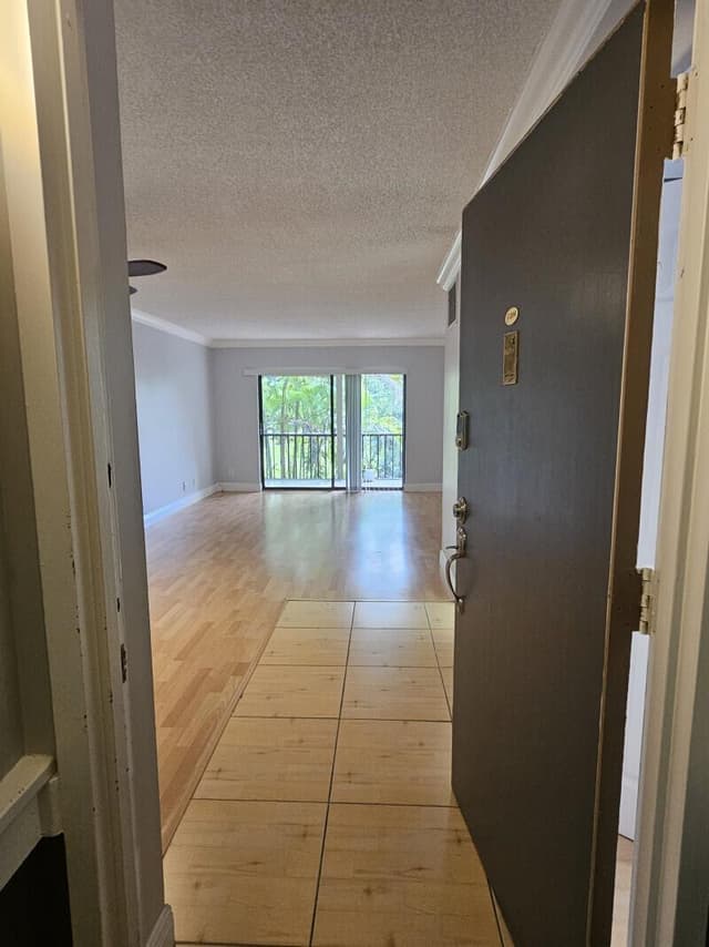 3105 Oakland Shores Drive # j204, Oakland Park FL 33309 - Oakland Park, FL - Photo 4