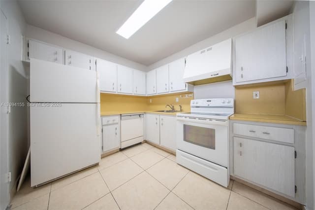 500 Three Islands Blvd # 225, Hallandale Beach FL 33009 - Hallandale Beach, FL - Photo 3