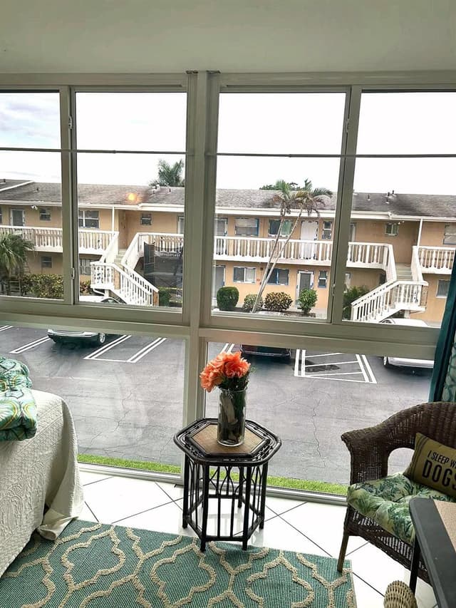 2131 NE 1st Court NE # 204, Boynton Beach FL 33435 - Boynton Beach, FL - Photo 3