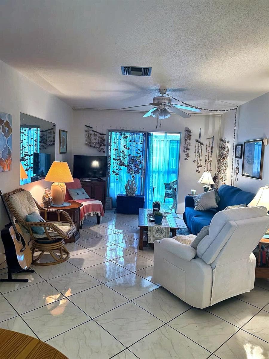 2131 NE 1st Court NE # 204, Boynton Beach FL 33435