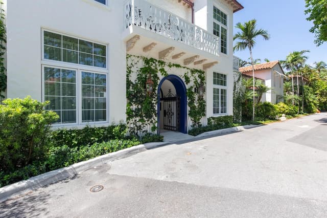 236 Phipps Plaza # 202, Palm Beach FL 33480 - Palm Beach, FL - Photo 2