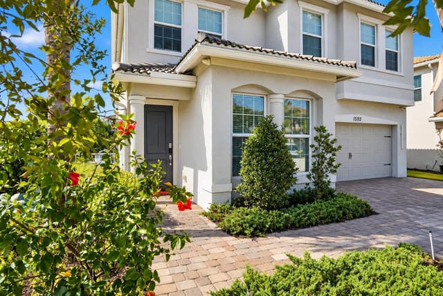 1592 BURSERA Terrace, Hollywood FL 33021 - Hollywood, FL - Photo 2