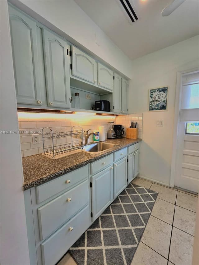 1220 NE 128th St, North Miami FL 33161 - North Miami, FL - Photo 4