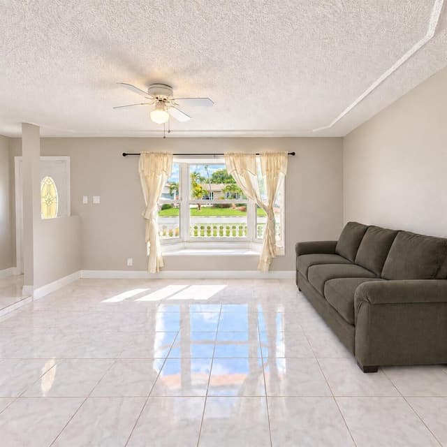 7842 NW 1ST Street, Margate FL 33063 - Margate, FL - Photo 2