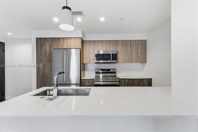 697 N Miami Ave # 1810, Miami FL 33136 - Miami, FL - Photo 4